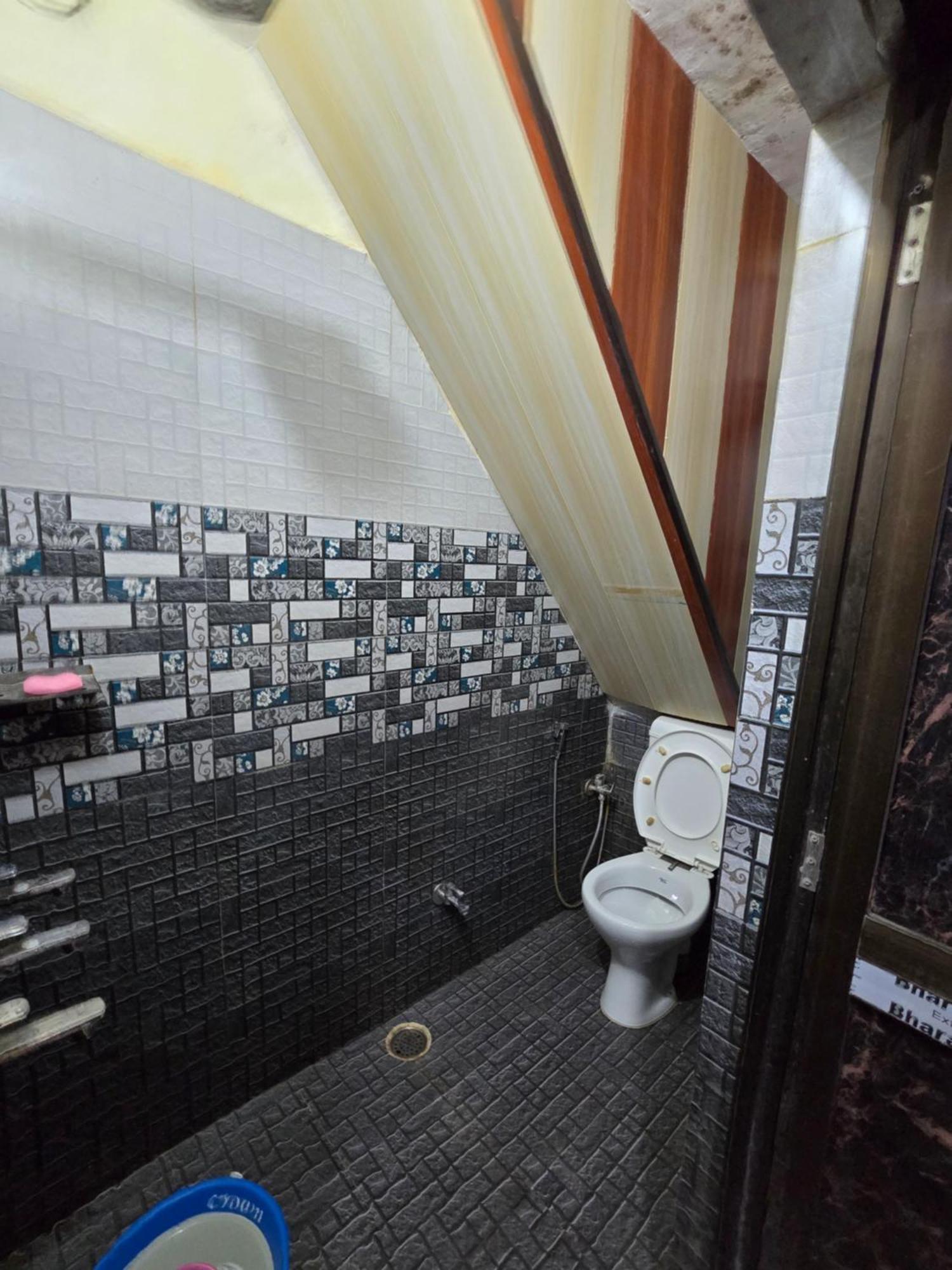 Ramlala Paying Guest House Stay Just 100M From Saryu Ghat, Ayodhya Bagian luar foto