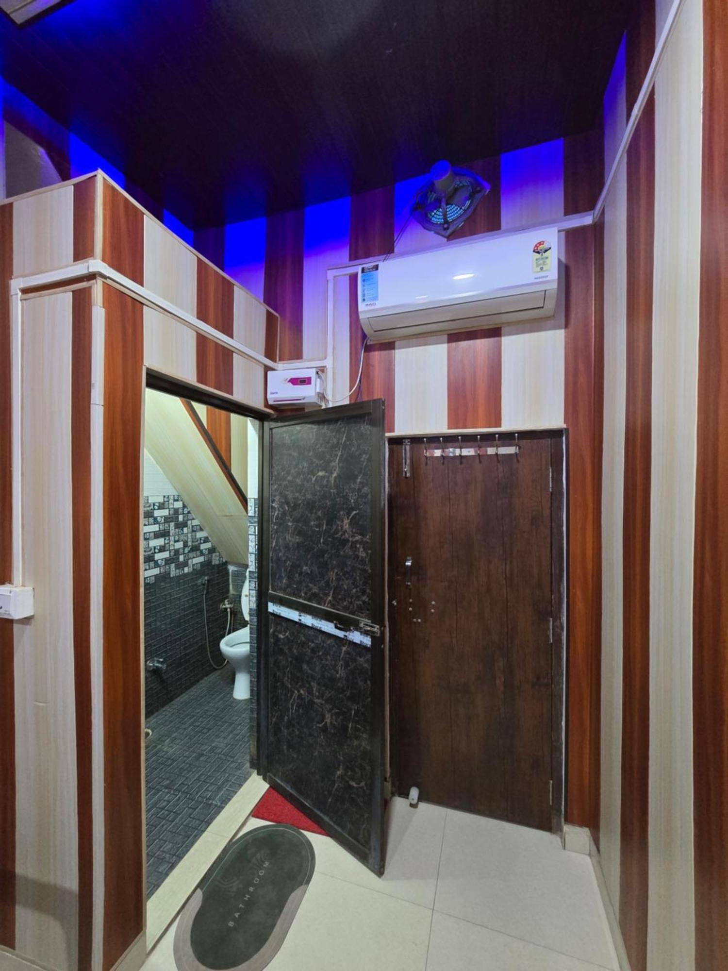 Ramlala Paying Guest House Stay Just 100M From Saryu Ghat, Ayodhya Bagian luar foto