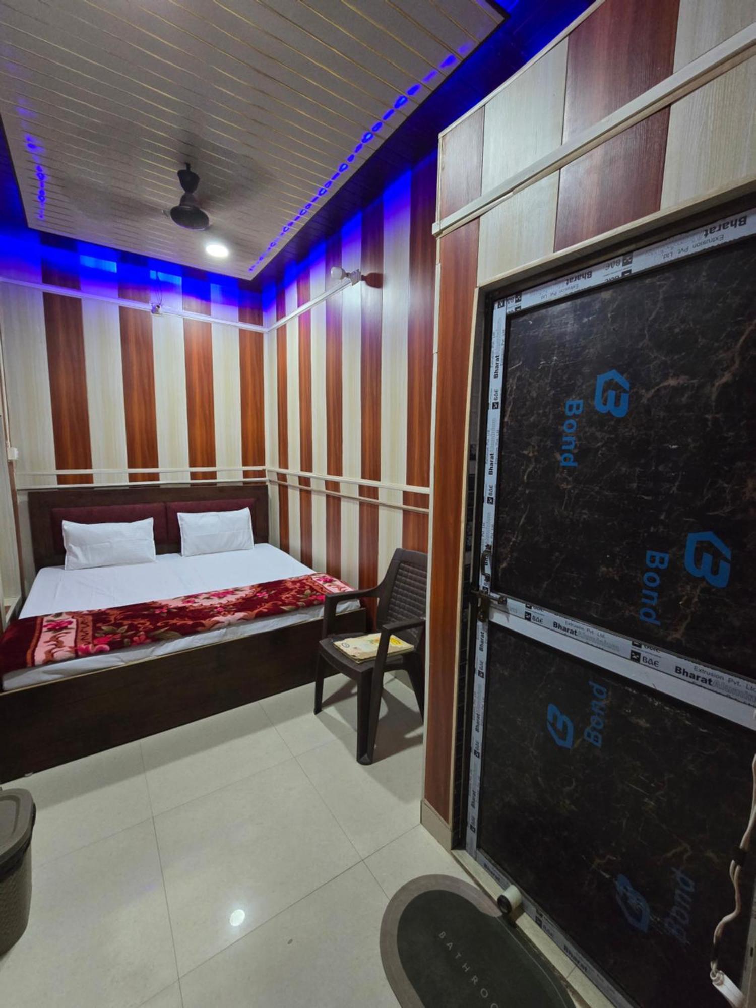 Ramlala Paying Guest House Stay Just 100M From Saryu Ghat, Ayodhya Bagian luar foto